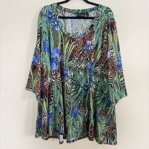 Attitudes by Renee Green and Blue Floral Gorpcore Botanical Tunic blouse 4X